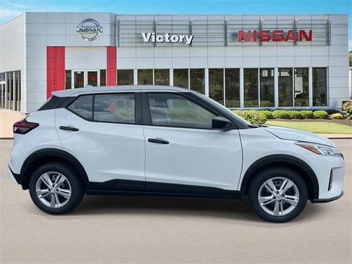 2025 Nissan Kicks S