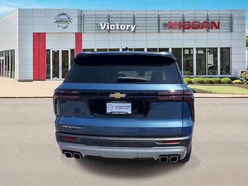 Lakeshore Blue 2025 Chevrolet Traverse LT