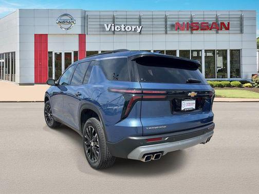 Lakeshore Blue 2025 Chevrolet Traverse LT
