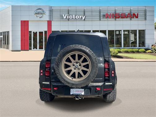 2024 Land Rover Defender 110 P400 X-Dynamic SE