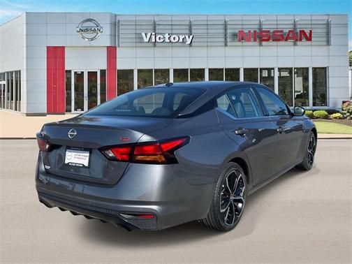 2023 Nissan Altima SR FWD