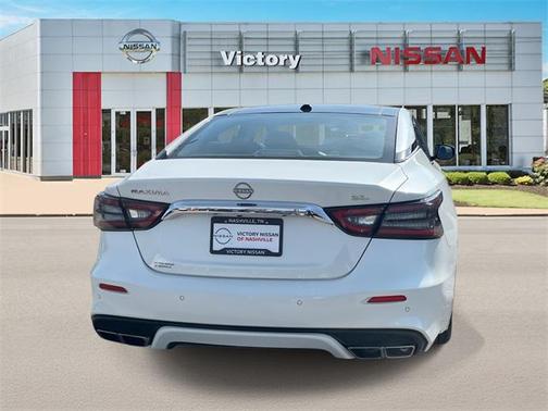 2023 Nissan Maxima SL