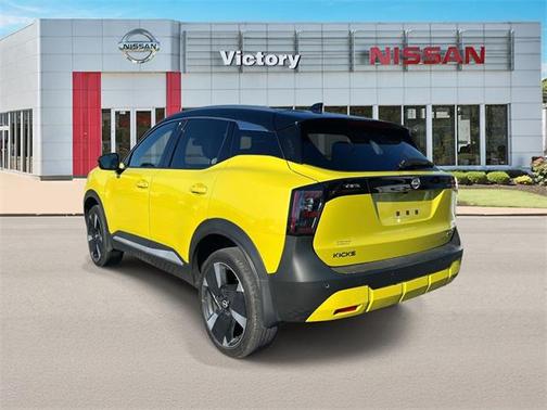 2025 Nissan Kicks SR