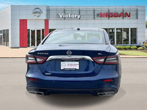 2023 Nissan Maxima SL