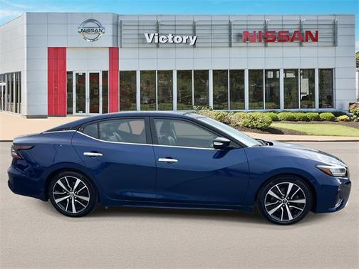 2023 Nissan Maxima SL