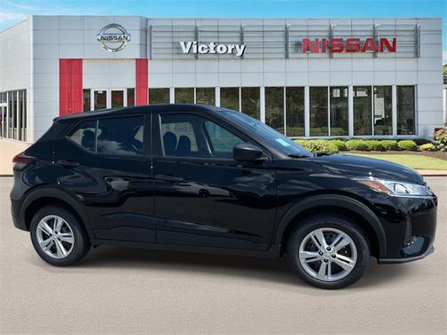 2025 Nissan Kicks S