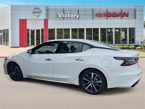 2023 Nissan Maxima SL