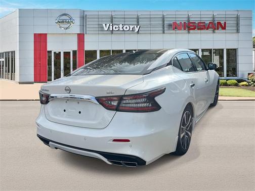 2023 Nissan Maxima SL