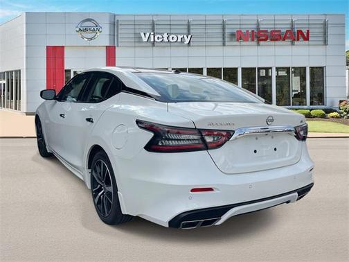 2023 Nissan Maxima SL