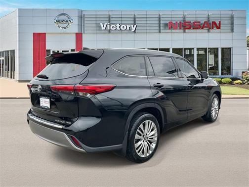 2023 Toyota Highlander Platinum