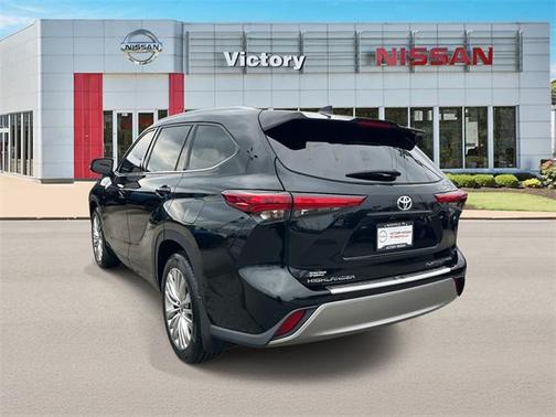 2023 Toyota Highlander Platinum