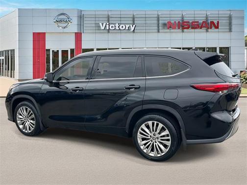 2023 Toyota Highlander Platinum