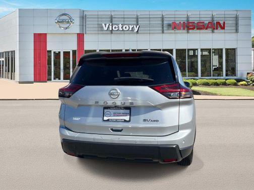 Brilliant Silver Metallic 2024 Nissan Rogue SV