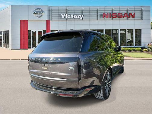 2023 Land Rover Range Rover P530 SE