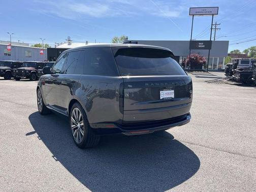 2023 Land Rover Range Rover P530 SE