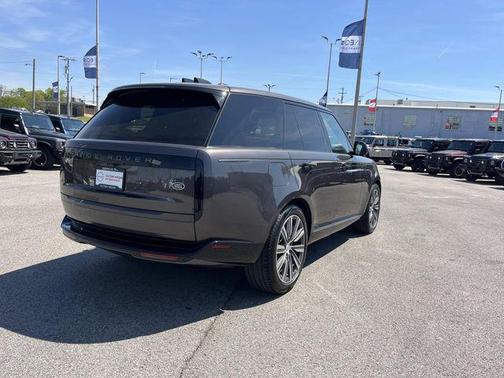 2023 Land Rover Range Rover P530 SE