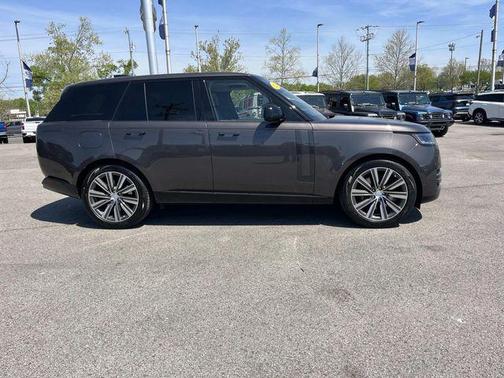 2023 Land Rover Range Rover P530 SE