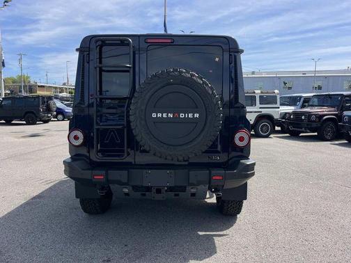 Shale Blue Metallic 2026 INEOS Grenadier Fieldmaster Edition