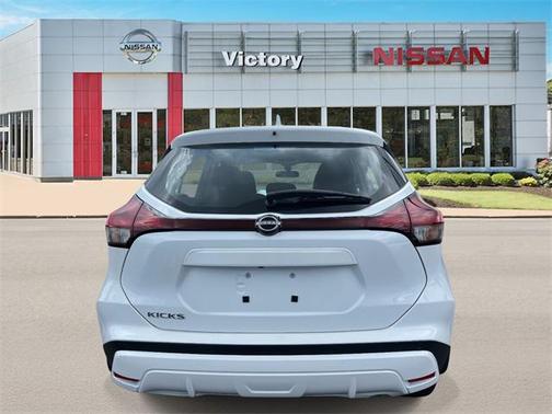 2025 Nissan Kicks S