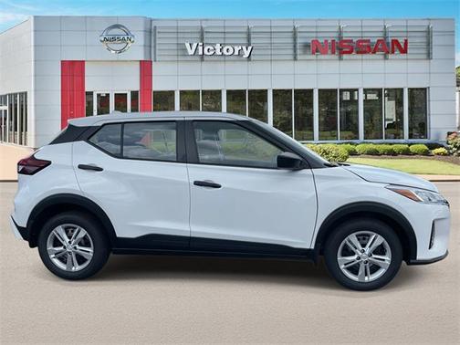 2025 Nissan Kicks S