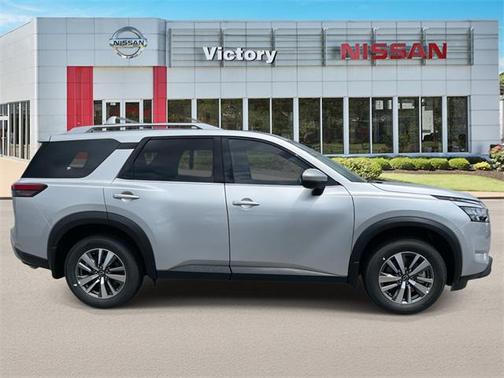 2025 Nissan Pathfinder SL FWD