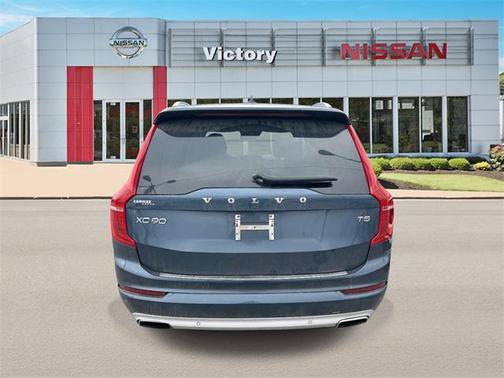 2021 Volvo XC90 T5 Momentum