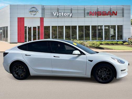 Pearl White Multi-Coat 2021 Tesla Model 3 Standard Range Plus