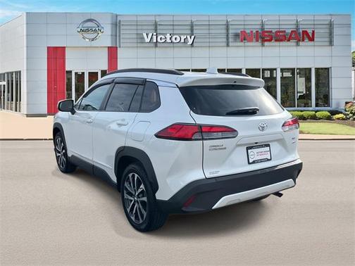 Pearl 2022 Toyota Corolla Cross XLE