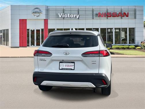 Pearl 2022 Toyota Corolla Cross XLE