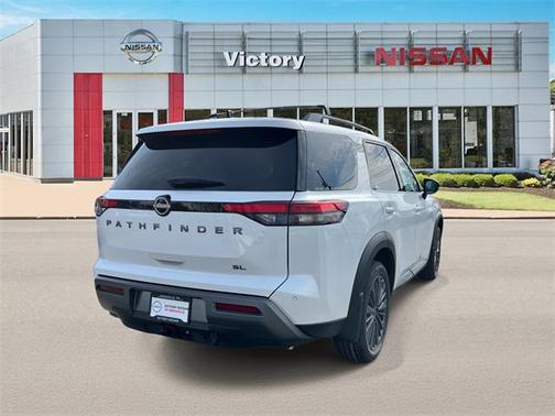 2026 Nissan Pathfinder SL