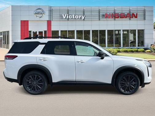 White Pearl 2026 Nissan Pathfinder SL