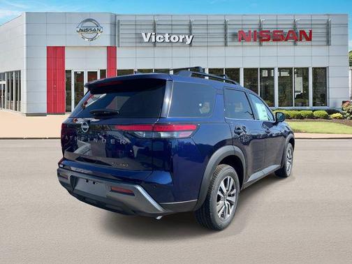 Deep Ocean Blue 2026 Nissan Pathfinder SL
