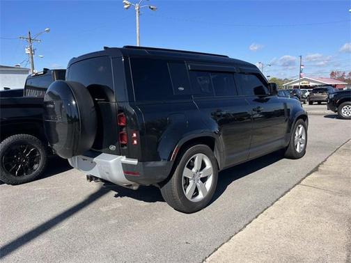 2023 Land Rover Defender 110 SE