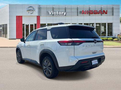Pearl White 2024 Nissan Pathfinder SV FWD