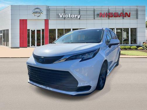 2021 Toyota Sienna LE