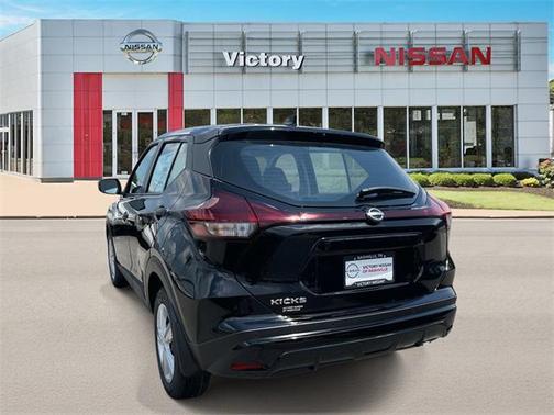 2025 Nissan Kicks S