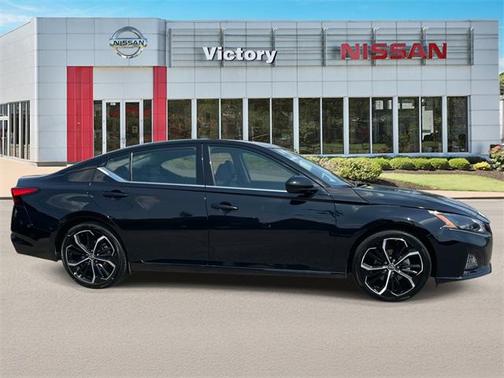 2023 Nissan Altima SR FWD
