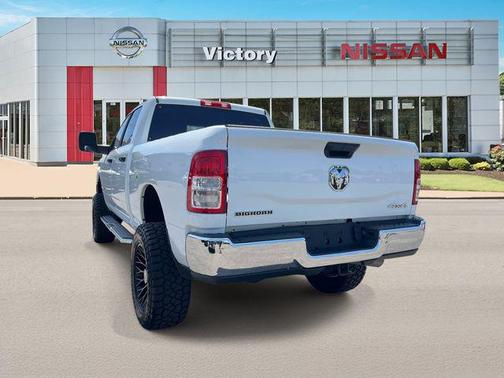 Bright White Clearcoat 2024 RAM 2500 Big Horn Crew Cab 4x4 6'4' Box