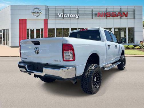 Bright White Clearcoat 2024 RAM 2500 Big Horn Crew Cab 4x4 6'4' Box