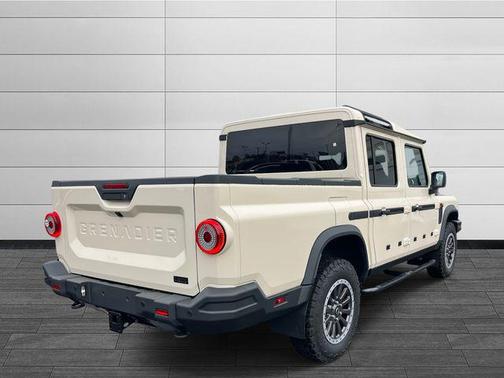 Scottish White 2025 INEOS Grenadier Quartermaster Fieldmaster Edition