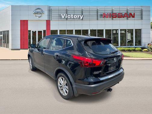 Magnetic Black 2017 Nissan Rogue Sport S
