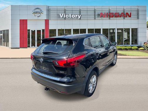 Magnetic Black 2017 Nissan Rogue Sport S