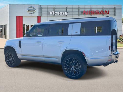 2023 Land Rover Defender 130 First Edition