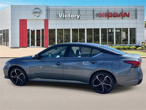 2023 Nissan Altima SR FWD