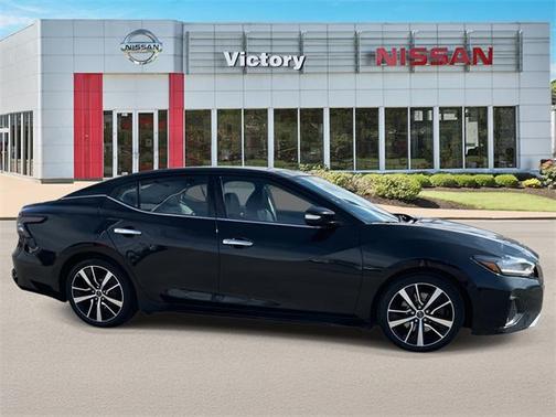 2023 Nissan Maxima SL