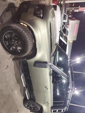 2023 Land Rover Defender 110 X-Dynamic SE