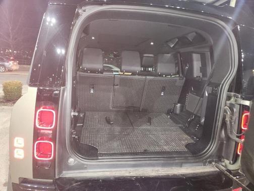 2023 Land Rover Defender 110 X-Dynamic SE