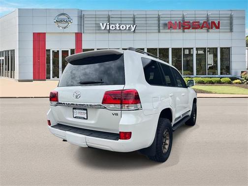 2019 Toyota Land Cruiser Base