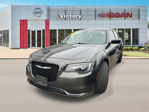 2019 Chrysler 300 Touring