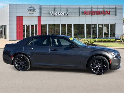 2019 Chrysler 300 Touring